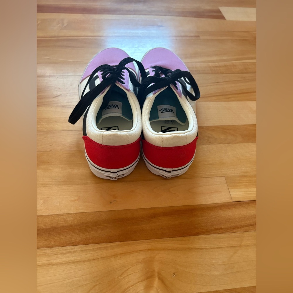 Vans - Picture 2 of 2